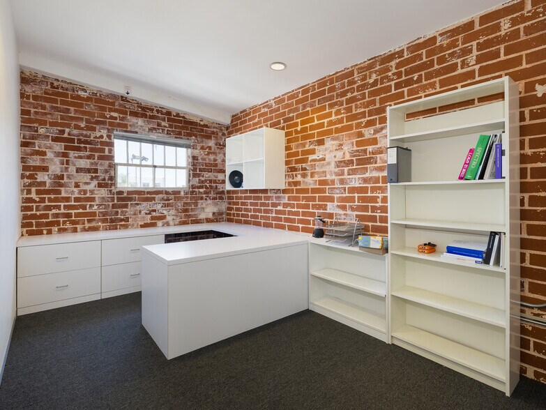 More Photos Of 1424 Marcelina Ave, Torrance Freestanding For Lease