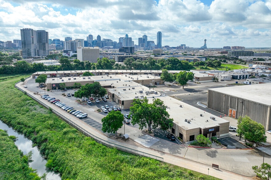 More Photos Of 1350 Manufacturing St, Dallas Unknown For Lease