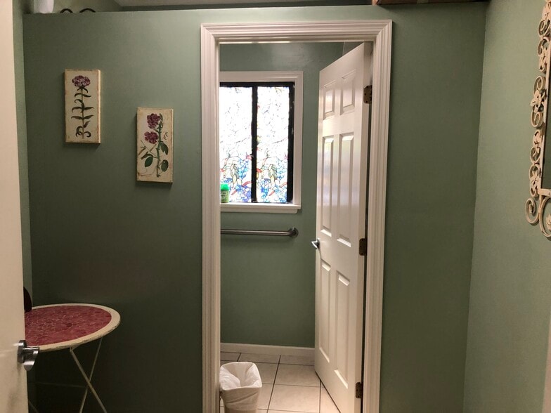 More Photos Of 6416 Corona Ave, Bell Religious Facility For Sale