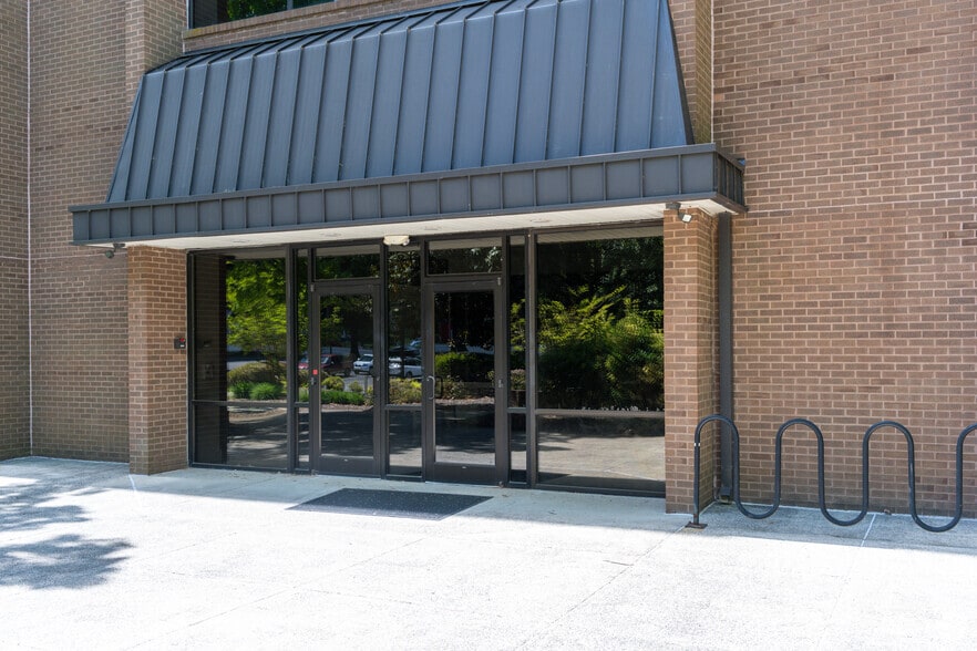 More Photos Of 5620 University Pky, Winston-Salem Unknown For Lease