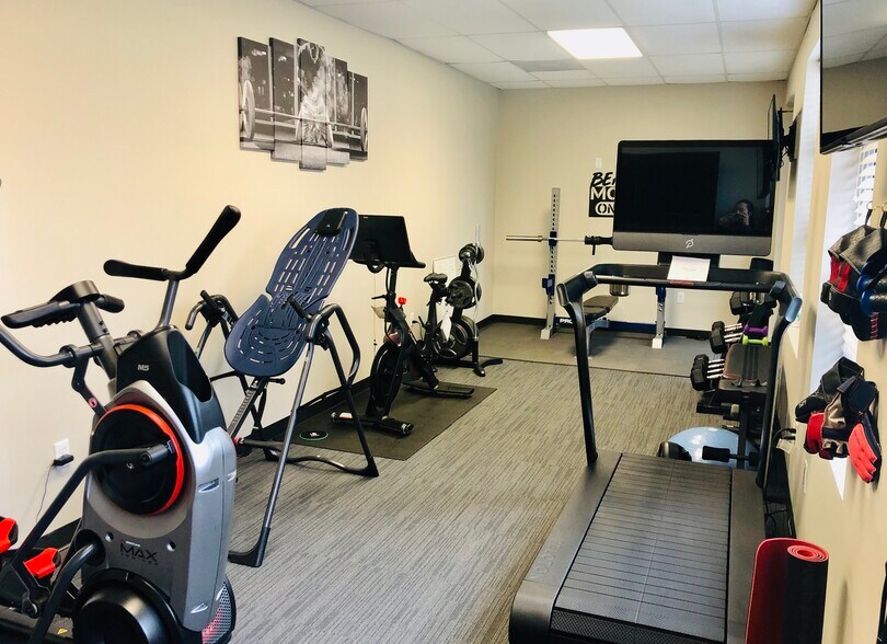 More Photos Of 9723 Northcross Center Ct, Huntersville Office For Lease