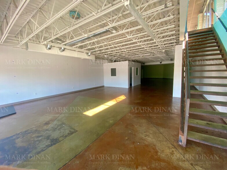 More Photos Of 3186 Pelham Pky, Pelham General Retail For Lease