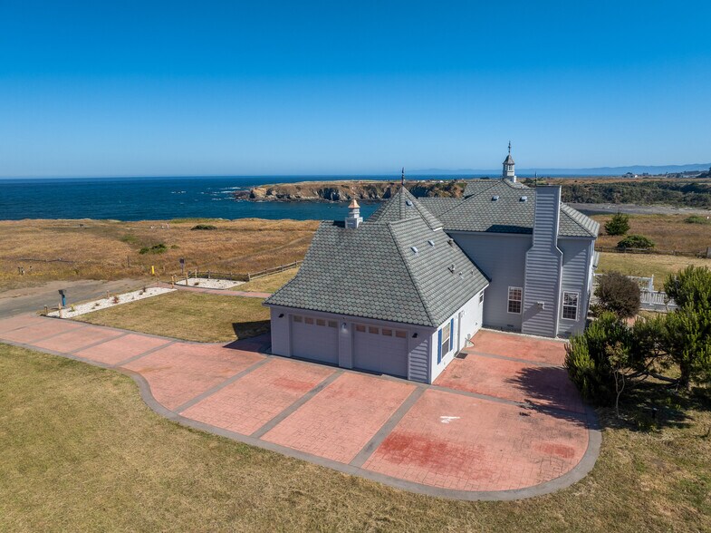 More Photos Of 19351 Del Mar Dr, Fort Bragg Specialty For Sale