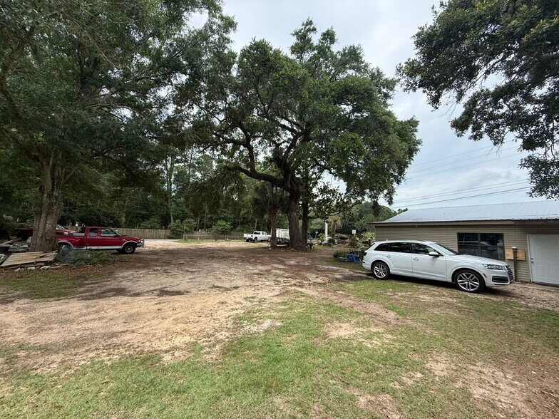 More Photos Of 9202 N Davis Hwy, Pensacola Freestanding For Sale