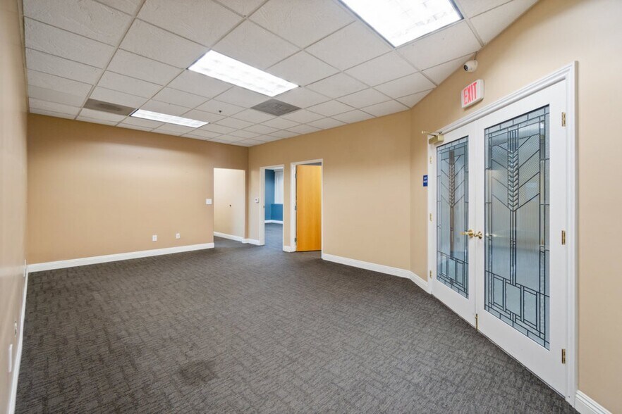More Photos Of 1190 N Del Rio Pl, Ontario Warehouse For Sale