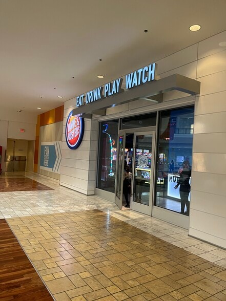 More Photos Of 1420 Travis Blvd, Fairfield General Retail For Lease