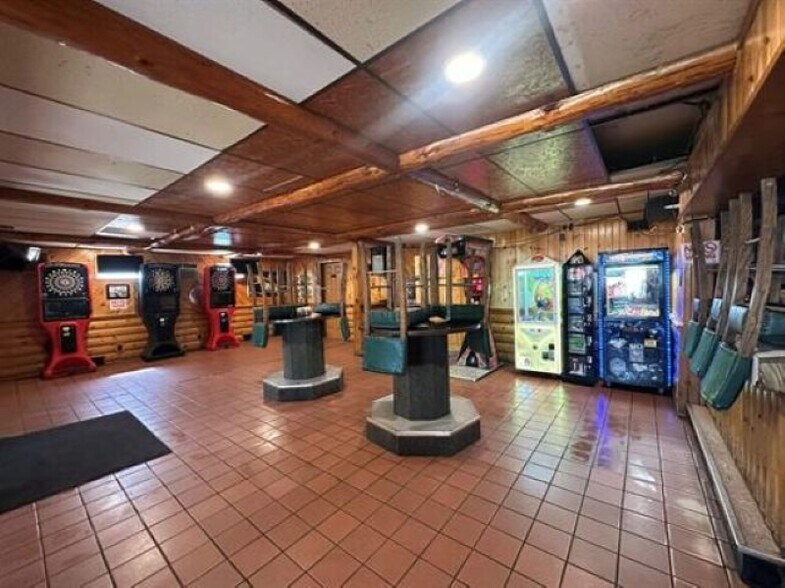 More Photos Of 1219 Main St, Gresham Bar For Sale