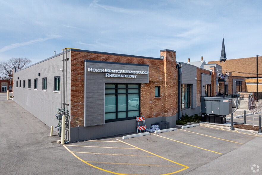 More Photos Of 7403-7421 N Milwaukee Ave, Niles Medical For Lease