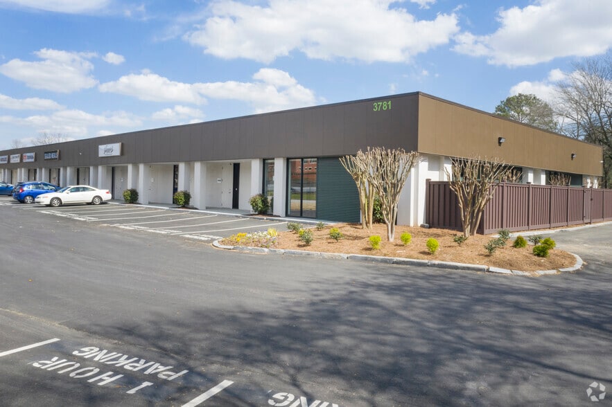 More Photos Of 3783 Presidential Pky, Atlanta Restaurant For Lease