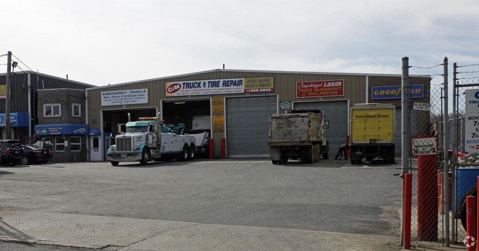 Primary Photo Of 152 Industrial Loop, Staten Island Auto Repair For Sale