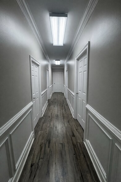 More Photos Of 340 Eisenhower Dr, Savannah Office For Lease