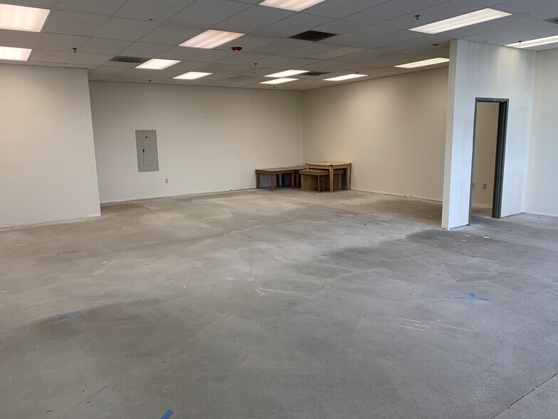 More Photos Of 1547-1561 N Yellowstone Hwy, Idaho Falls General Retail For Lease