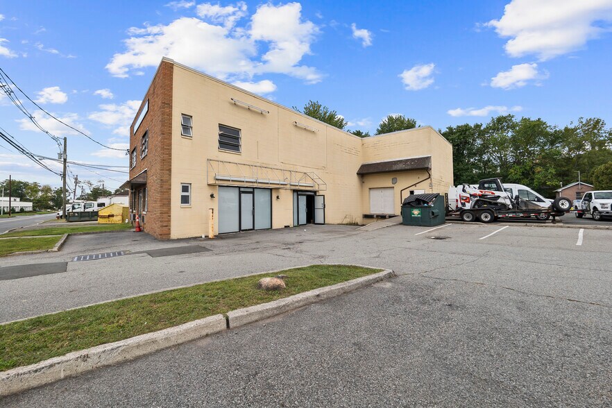 More Photos Of 189 Greenwood Ave, Midland Park Warehouse For Lease