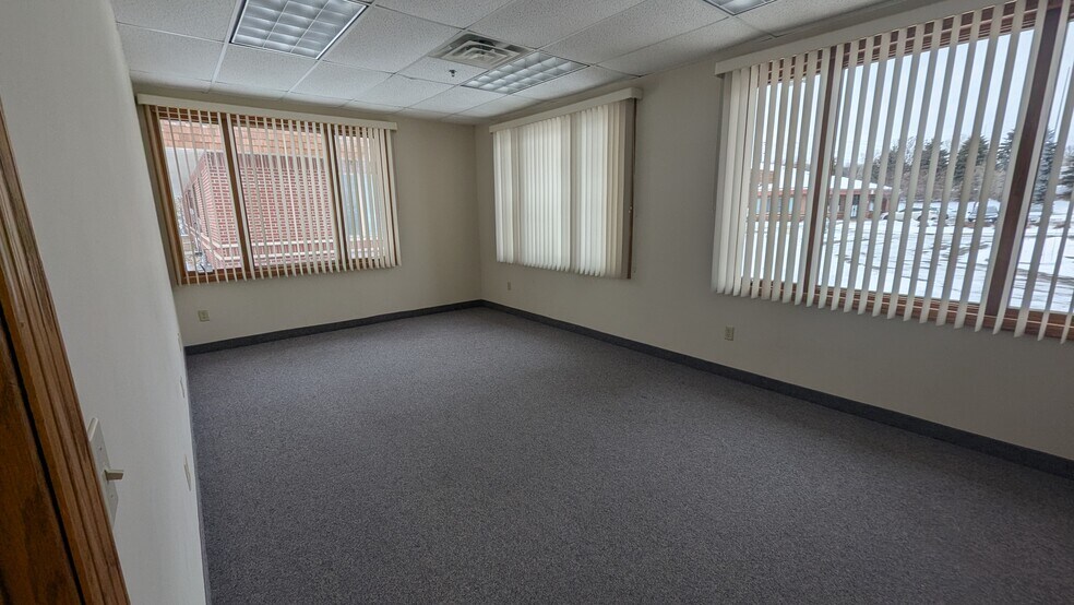 More Photos Of 13786 Frontier Ct, Burnsville Office For Sale