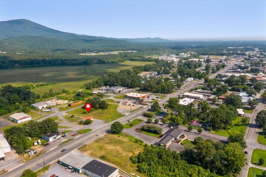 More Photos Of 806 N 3rd Ave, Chatsworth Office Residential For Sale