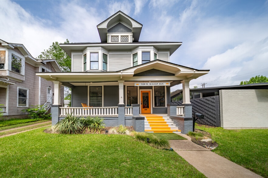 Primary Photo Of 729 N Bishop Ave, Dallas Office For Sale