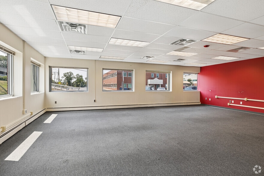 More Photos Of 875 Greentree Rd, Pittsburgh Office For Sale