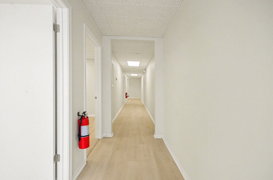 More Photos Of 28410 Harper Ave, Saint Clair Shores General Retail For Lease