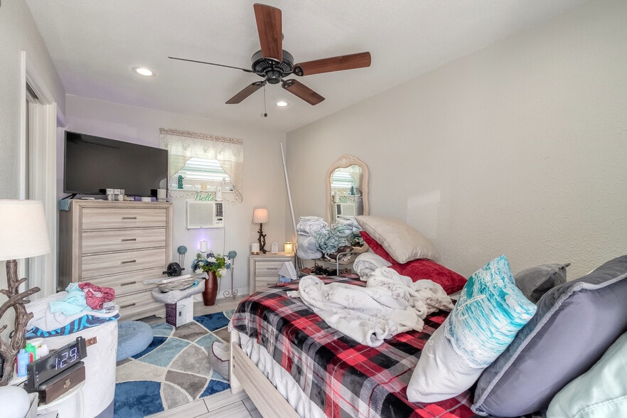 More Photos Of 4989 S Ridgewood Ave, Port Orange Restaurant For Sale