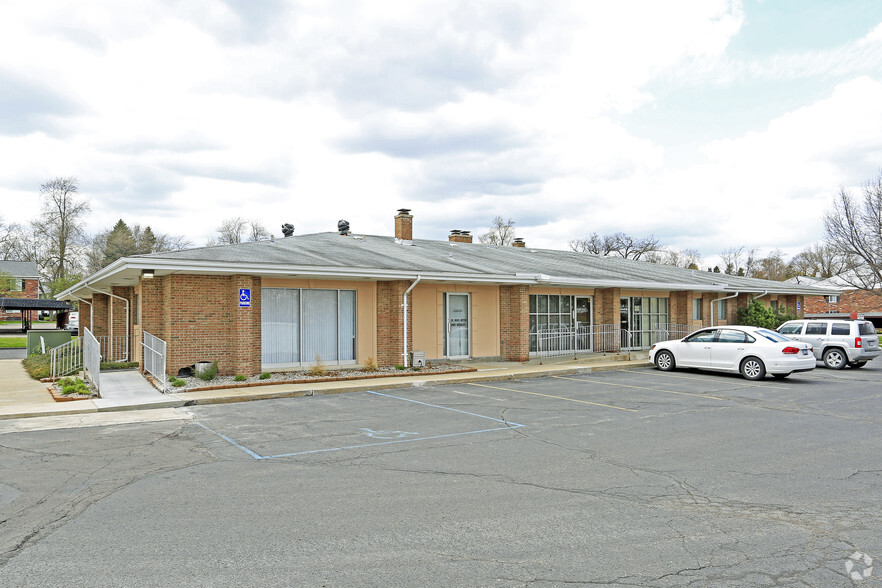 Primary Photo Of 961-971 Oakwood Dr, Rochester Medical For Lease