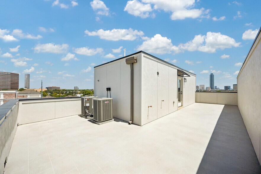 More Photos Of 5821 Winsome Ln, Houston Apartments For Sale
