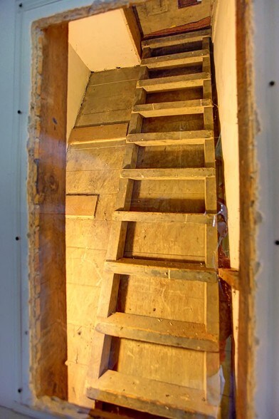 More Photos Of 80 W State St, Springboro Hospitality For Sale