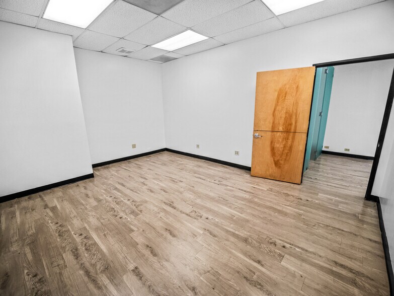 More Photos Of 1051 E Wardlow Rd, Long Beach Office For Sale