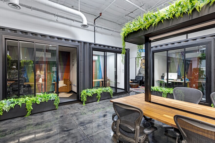 More Photos Of 1305 W Auto Dr, Tempe Coworking Space