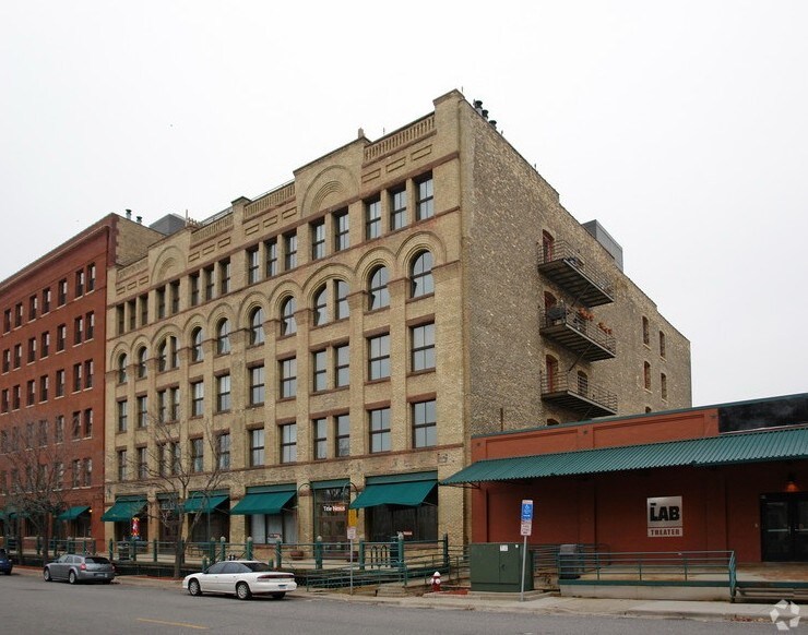 More Photos Of 702-722 N 1st St N, Minneapolis Apartments For Lease