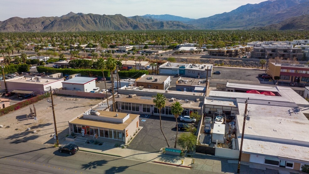 More Photos Of 577 E Sunny Dunes Rd, Palm Springs Storefront Retail Office For Lease