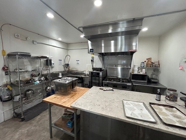More Photos Of 905 S Lombard Ave, Oak Park Restaurant For Sale