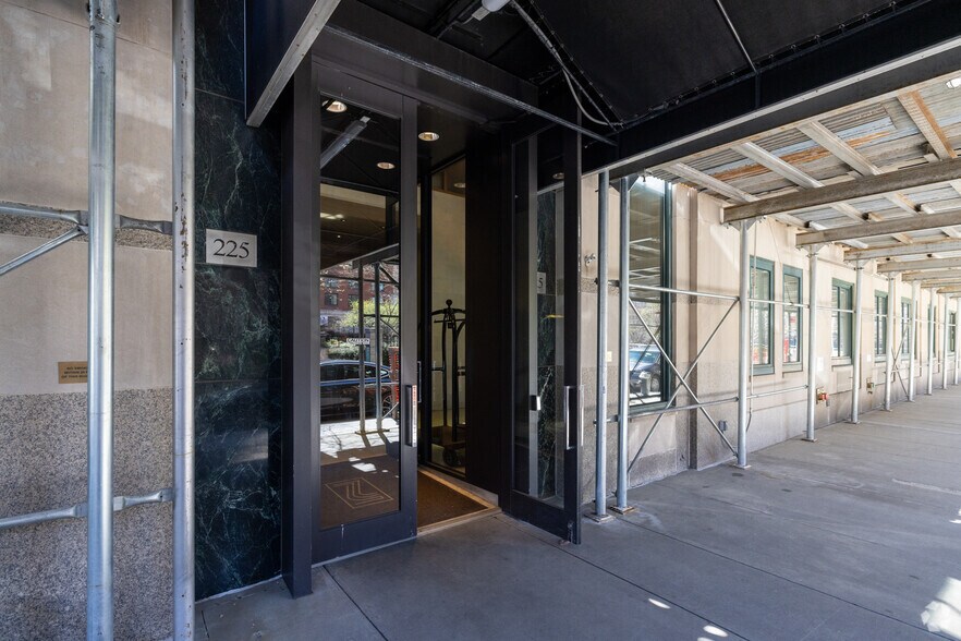 More Photos Of 225 Rector Pl, New York Apartments For Sale