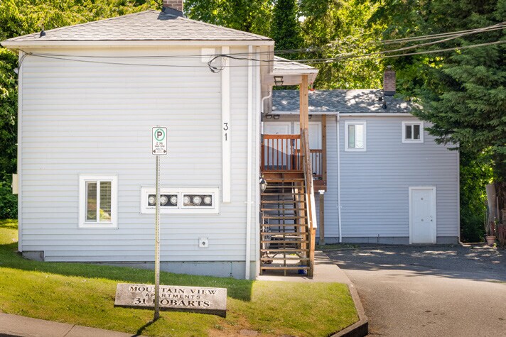 More Photos Of 31 Robarts St, Nanaimo Apartments For Sale