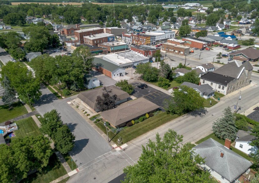 More Photos Of 124 S Green St, Greentown Office For Sale