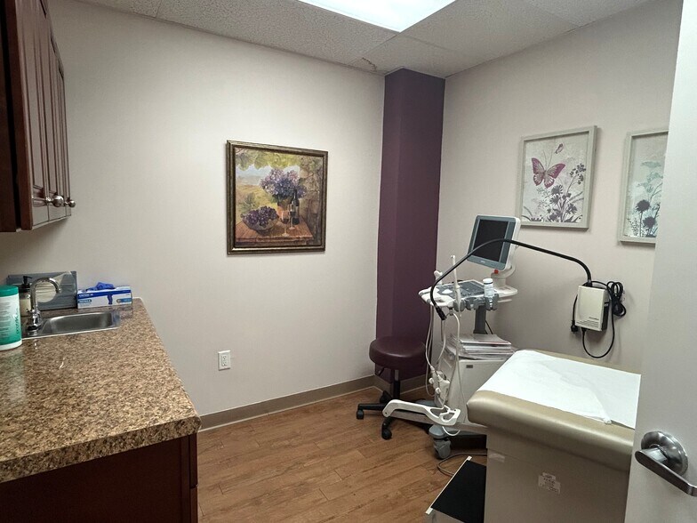 More Photos Of 712 16th St N, Saint Petersburg Medical For Lease