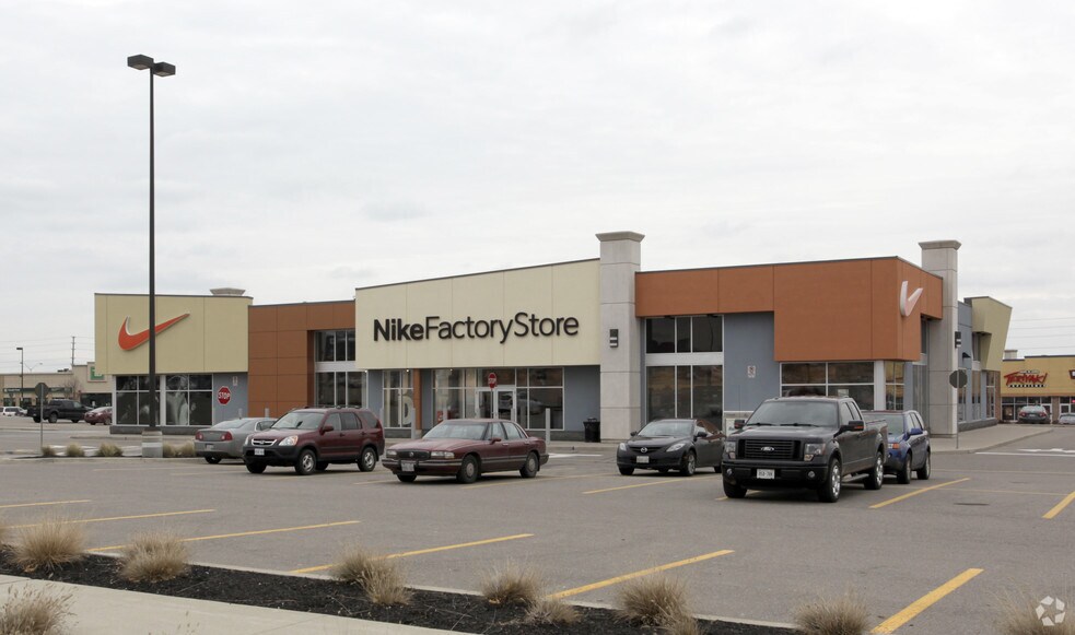 More Photos Of 3455-3549 Wyecroft Rd, Oakville Unknown For Lease