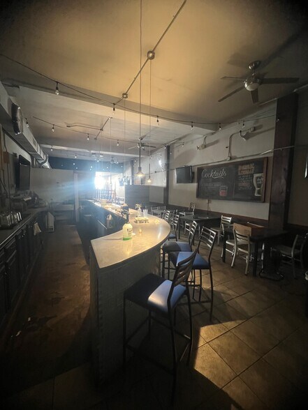 More Photos Of 316-326 State St, New London Storefront Retail Office For Lease