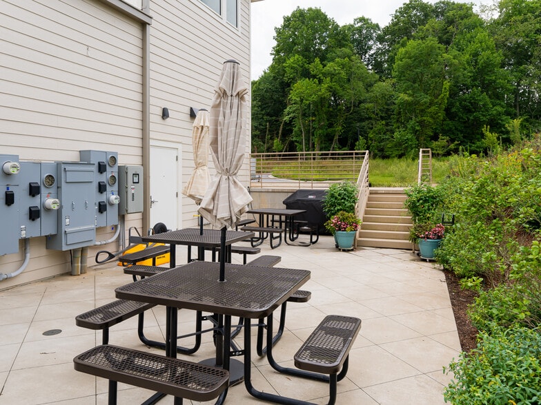 More Photos Of 559 Long Shoals Rd, Arden Medical For Lease