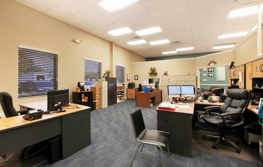 More Photos Of 11880 Lacy Ln, Fort Myers Warehouse For Sale