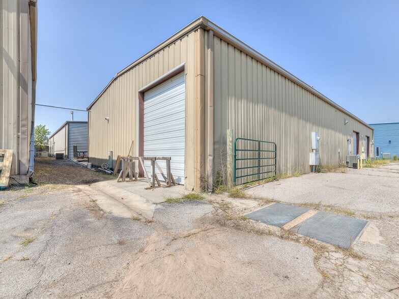 More Photos Of 2845 Broce Dr, Norman Office For Sale