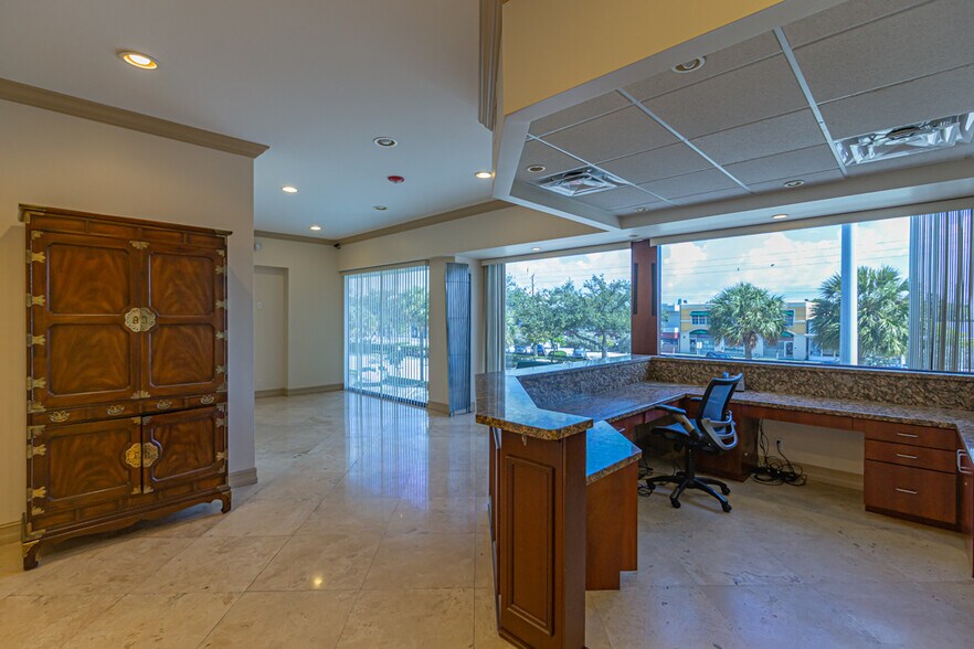More Photos Of 2740 E Oakland Park Blvd, Fort Lauderdale Office For Sale