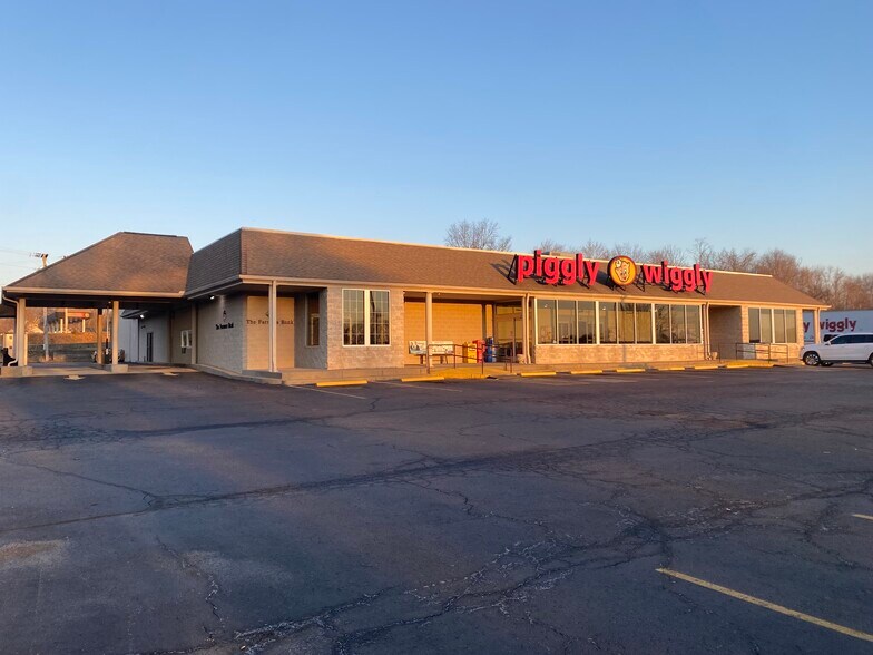 More Photos Of 7838 Highway 25 E, Cross Plains Freestanding For Sale