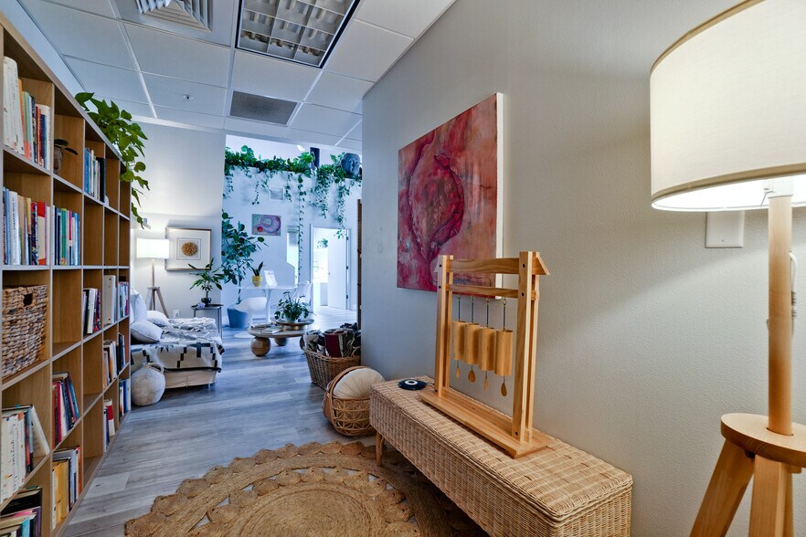 More Photos Of 2170 Main St, Sarasota Loft Creative Space For Sale