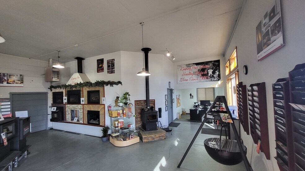 More Photos Of 147 SE Evergreen Ave, Redmond Office For Sale