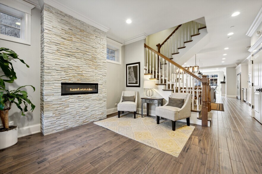 More Photos Of 1428 N Cleveland Ave, Chicago Hospitality For Sale