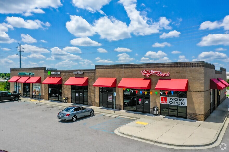 More Photos Of 460 Killian Rd, Columbia Freestanding For Lease
