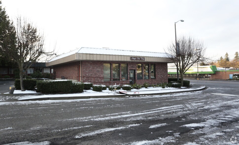 More Photos Of 21804 Marine View Dr S, Seattle Freestanding For Lease