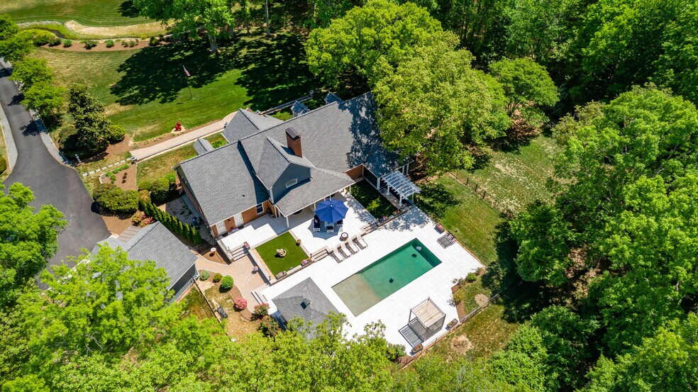 More Photos Of 27 Carriage Hill Ln, Fredericksburg Flex For Sale