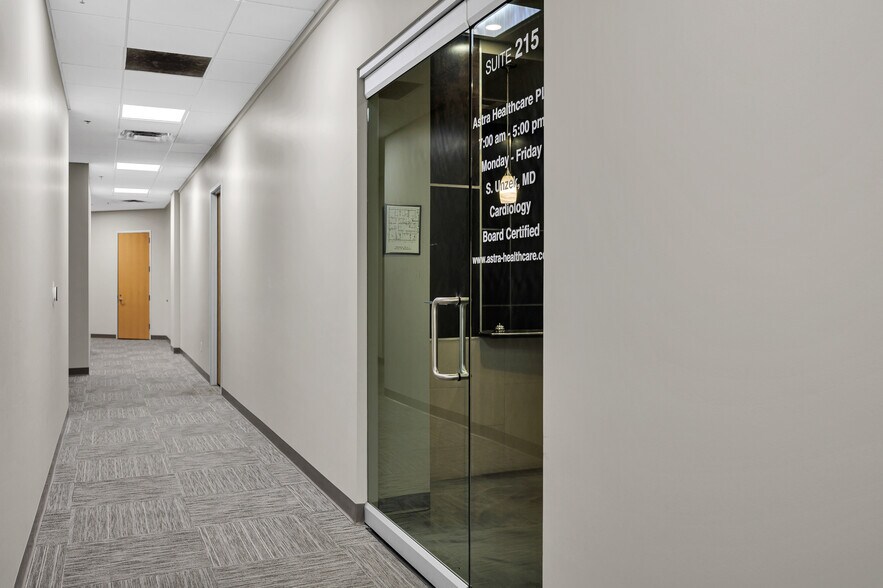 More Photos Of 7010 E Chauncey Ln, Phoenix Medical For Sale