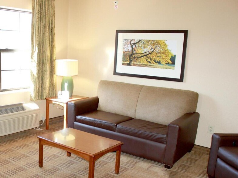 More Photos Of 572 E Beasley Rd, Jackson Hotel For Sale